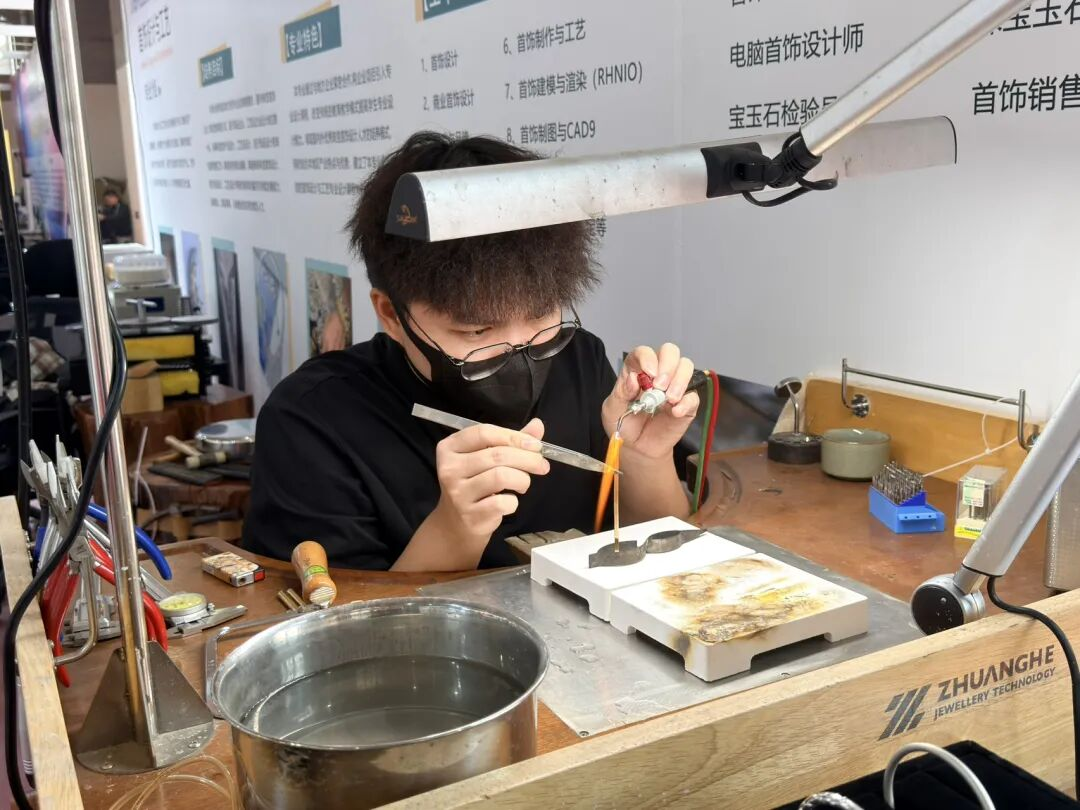 C97D3B5E3F34616A73689F3B0E2_7A9F0BF6_F3F20 C97D3B5E3F34616A73689F3B0E2_7A9F0BF6_F3F20